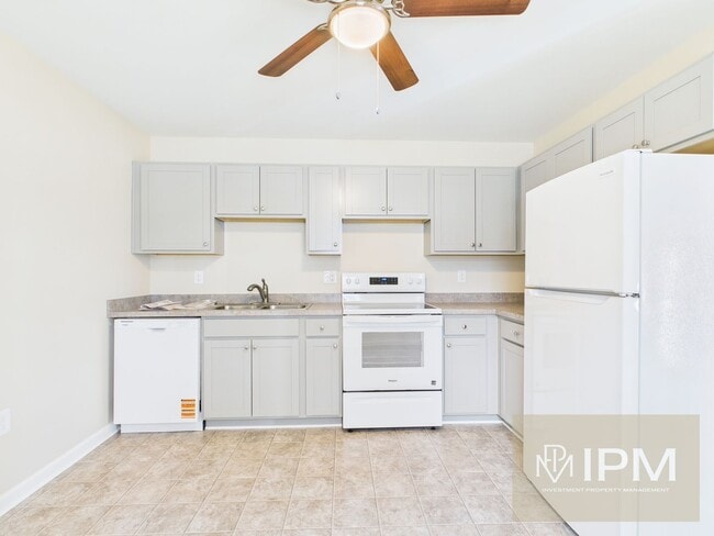 Building Photo - Charming 2 Bedroom 1 Bath Apartment in Dallastown Schools!