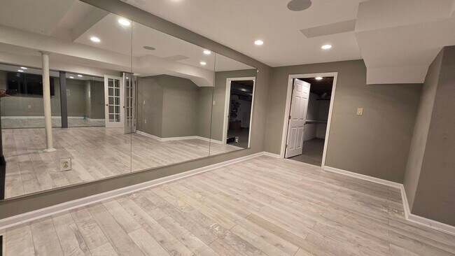 Building Photo - 1 Lenape Ln