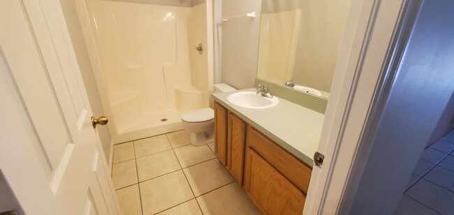 Building Photo - 205 Schoolside Dr