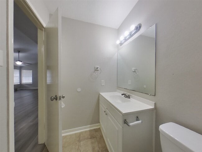 Building Photo - 14202 Clear Forest Dr