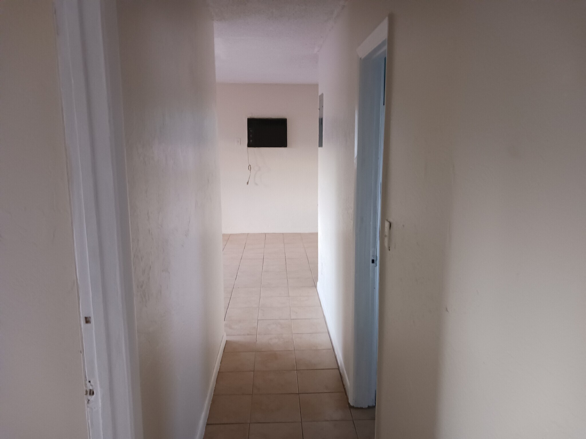 Building Photo - 2000 NW 27th St