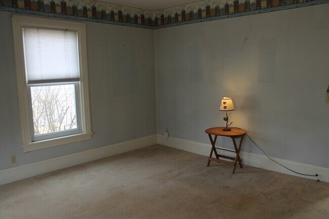 Building Photo - 112 Cottage St