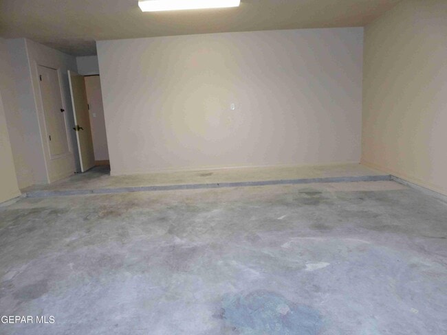 Building Photo - 4529 Hugo Reyes St