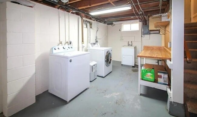 Building Photo - 3904 Bowdoin St