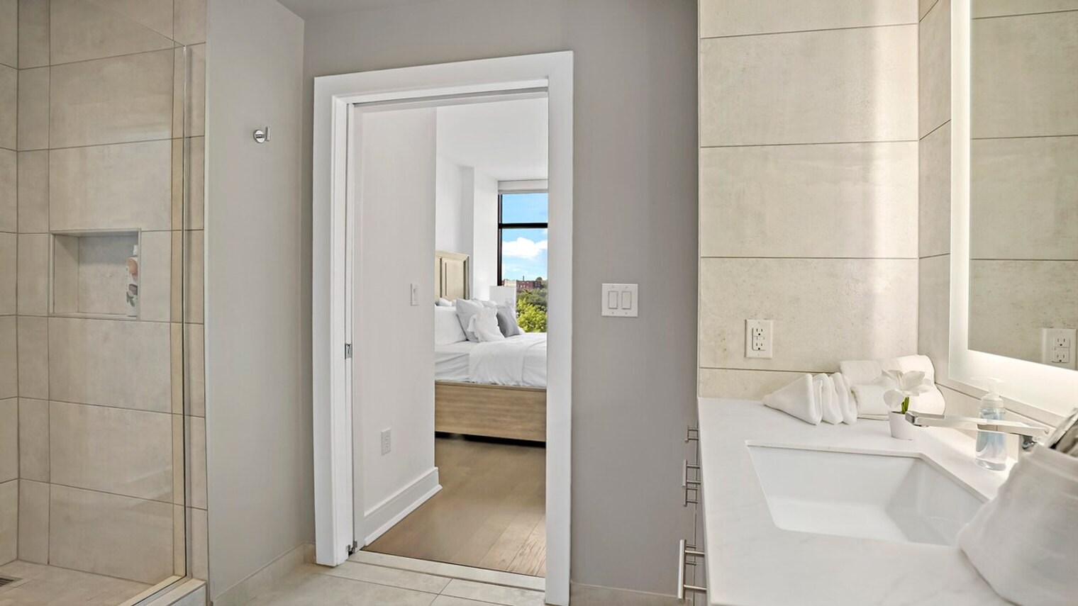 Building Photo - 1947 Vermont Ave NW