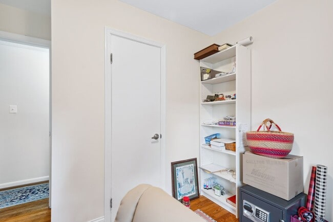 Building Photo - Totally update and impeccably maintained 4...