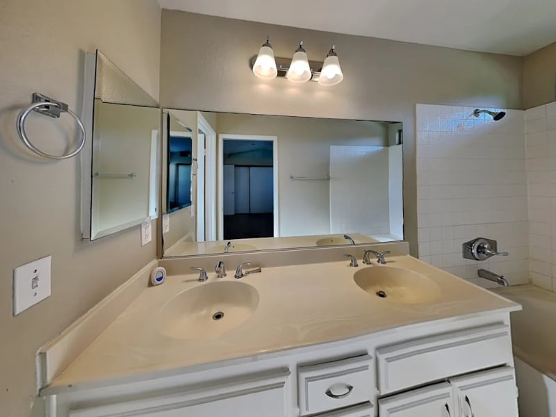 Building Photo - 24805 Half Dome Ct