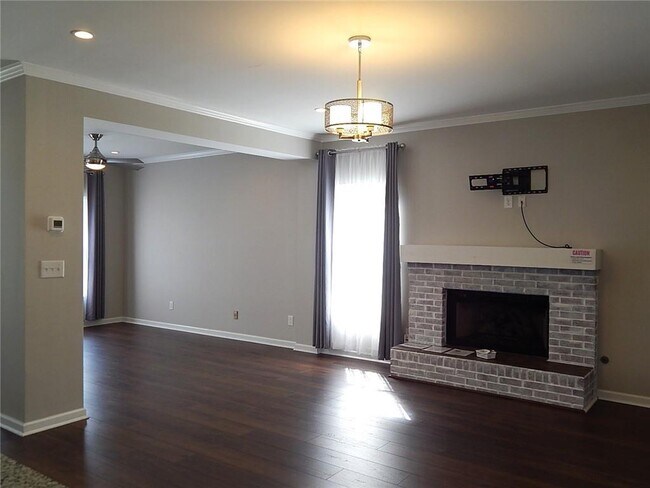 Building Photo - 115 Brentwood Ln