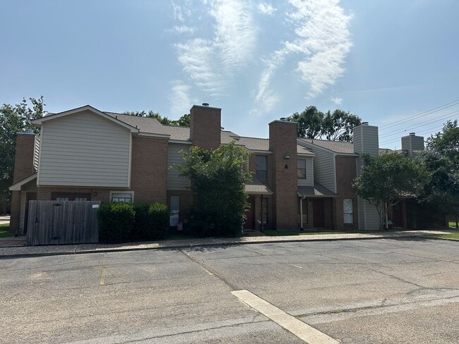 Primary Photo - College Station - Condo -2 bedroom / 2.5 b...