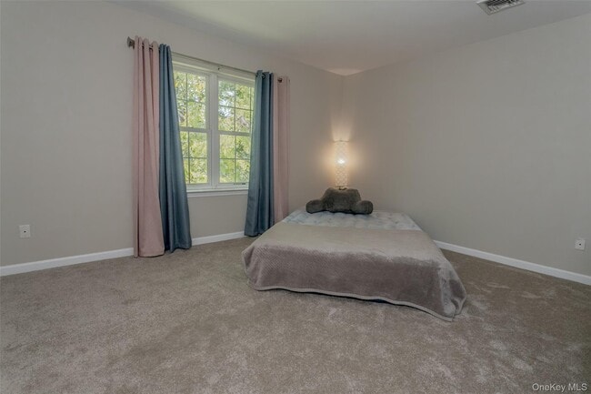 Building Photo - 423 Kings Hwy