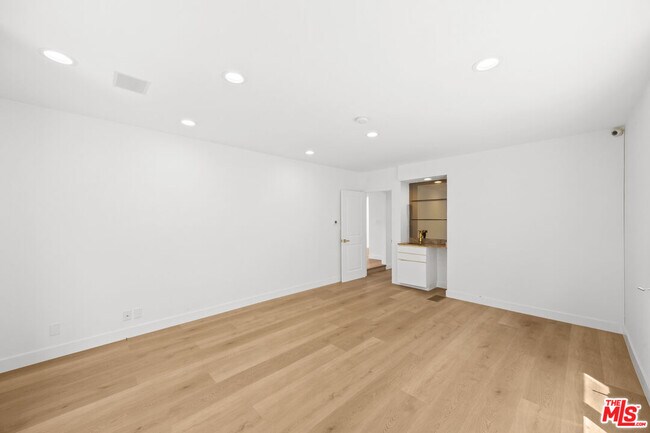 Building Photo - 244 S Almont Dr