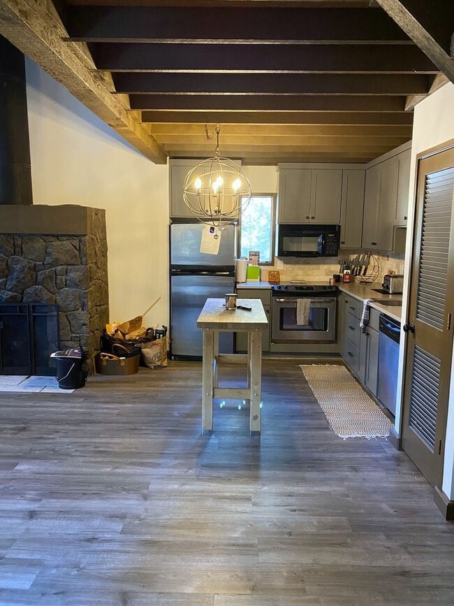 Building Photo - Furnished Cabin in Black Butte Ranch