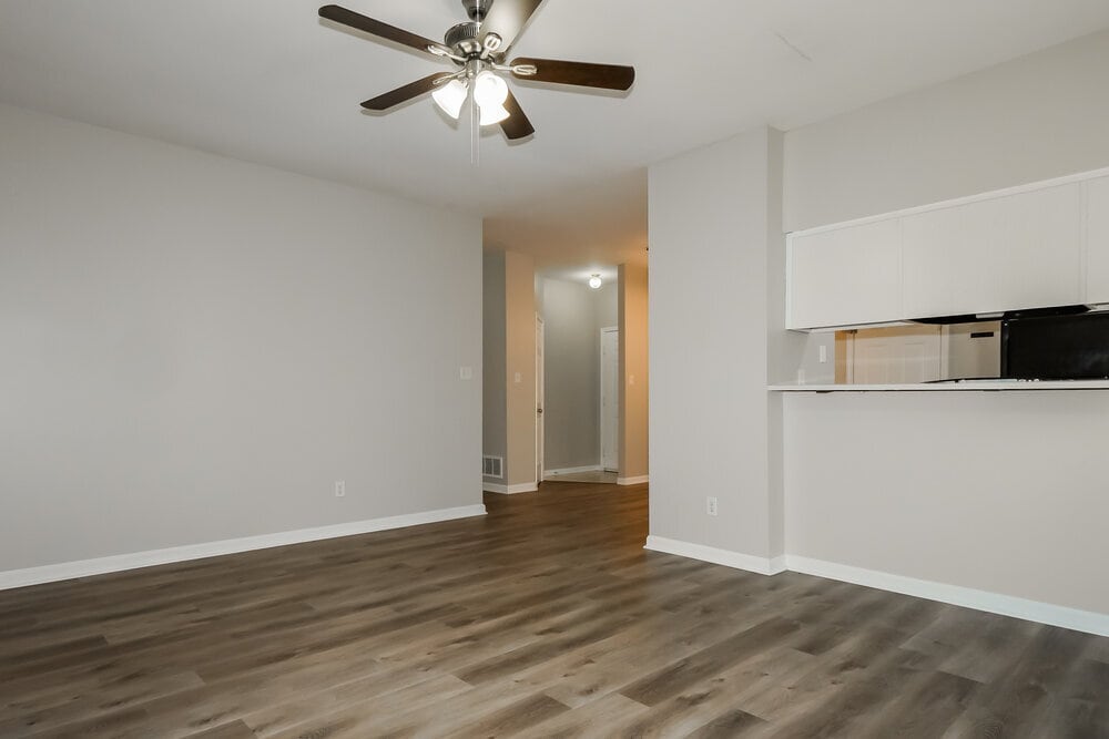 Building Photo - 8170 Timber Knoll Ln