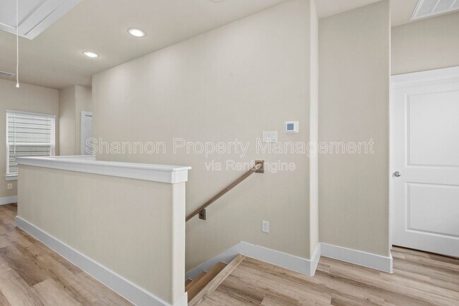 Building Photo - 9012 Lonestar Creekbend Ln