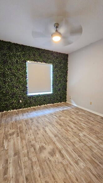 Building Photo - 2713 Barnsley Ln
