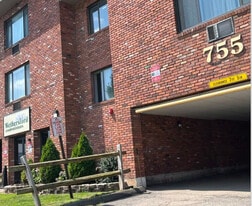Building Photo - 755 Wethersfield Ave