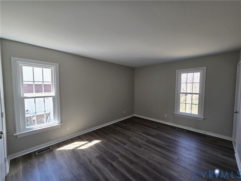 Building Photo - 1600 Porters Mill Terrace