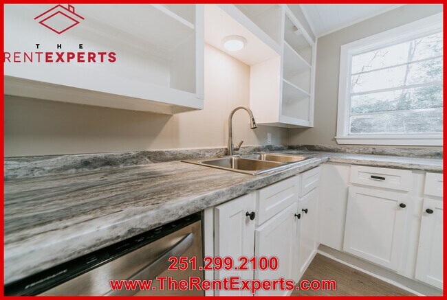 Building Photo - 1377 W Riviera Dr