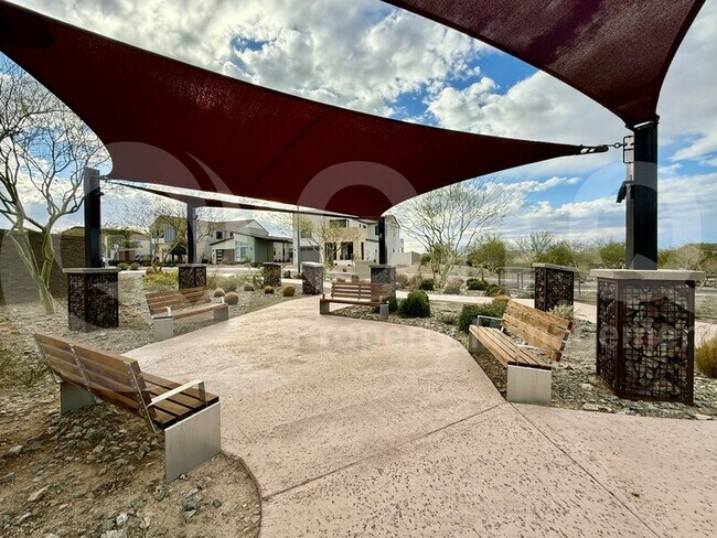 Building Photo - 1222 E La Mirada Dr