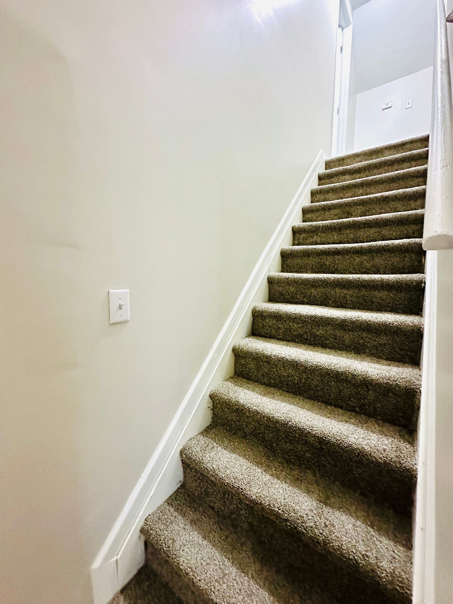 Building Photo - 1147 Lincoln Ave