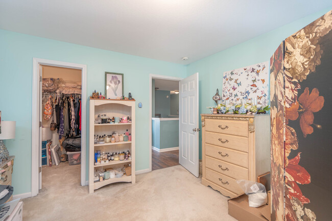 Bedroom with huge walk in closet - 286 Traditions Cir