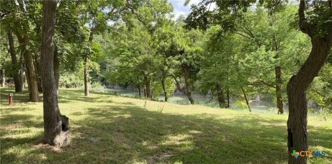 Building Photo - 200 Uecker Dr