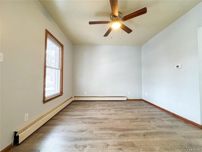 Building Photo - 1953 Falls St