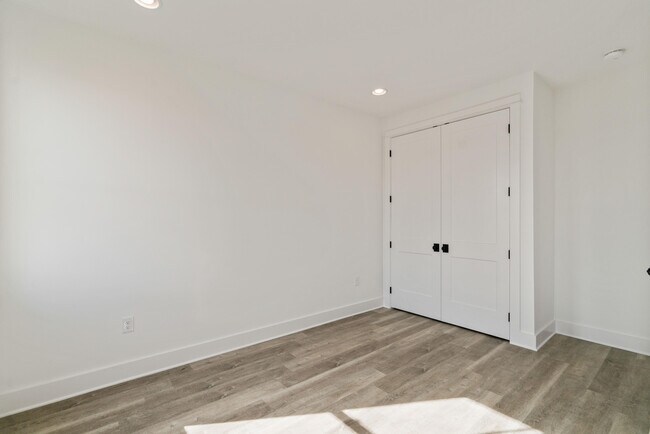Building Photo - 94 Woodshire Dr