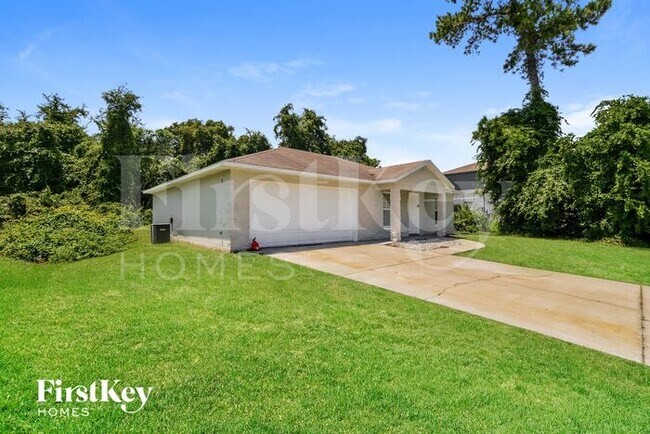 Building Photo - 2657 Bentley Dr