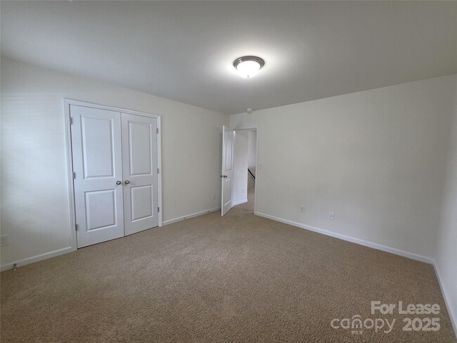 Building Photo - 2208 Apple Glen Ln