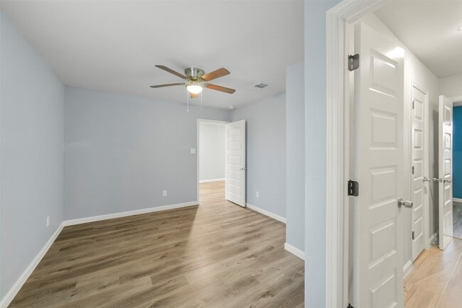 Building Photo - 10242 Bridgeland Ln