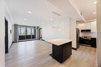 Building Photo - 14 Lockwood Dr