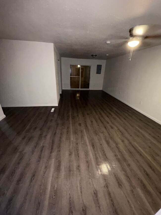 Building Photo - LIMITED TIME**1/2 OFF DEPOSIT**