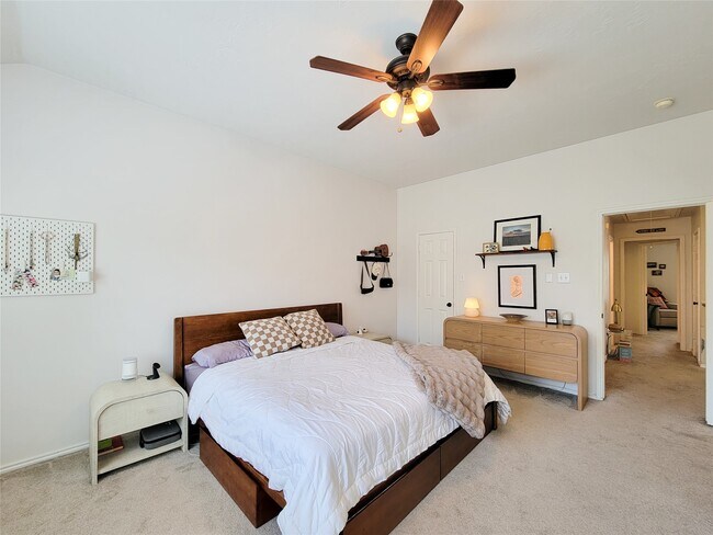 Building Photo - 42 Wineberry Pl