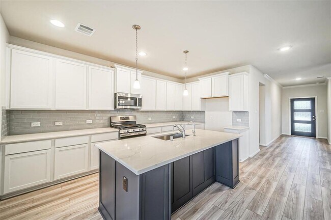 Building Photo - 2710 Bayrose Dr