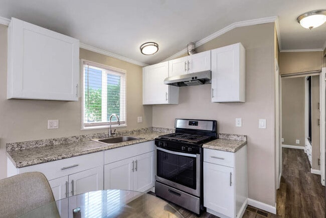 Building Photo - 341 3rd Ave