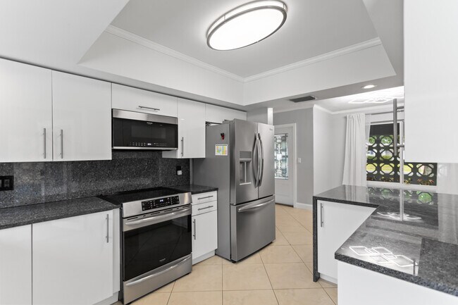 Building Photo - 5281 SW 4th Ct