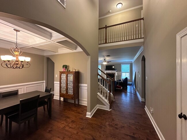 Building Photo - 1440 Summit Way