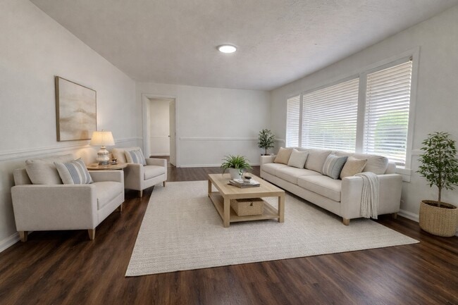 Building Photo - 209 W Alfred St