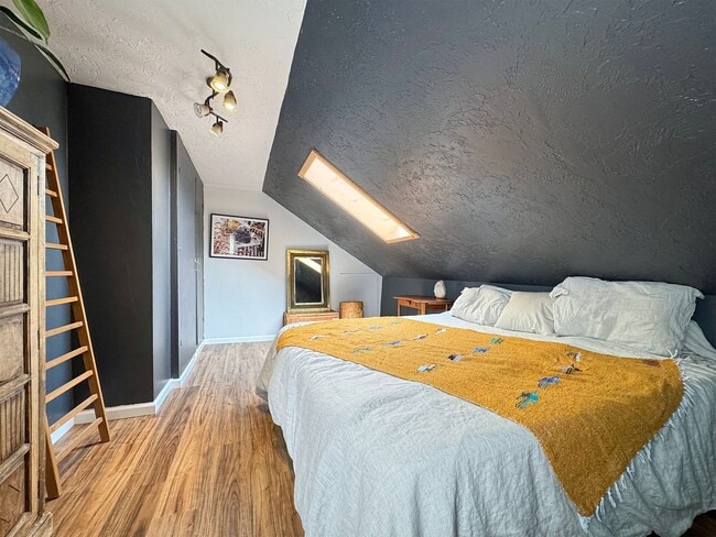 Building Photo - Charming Home for Lease