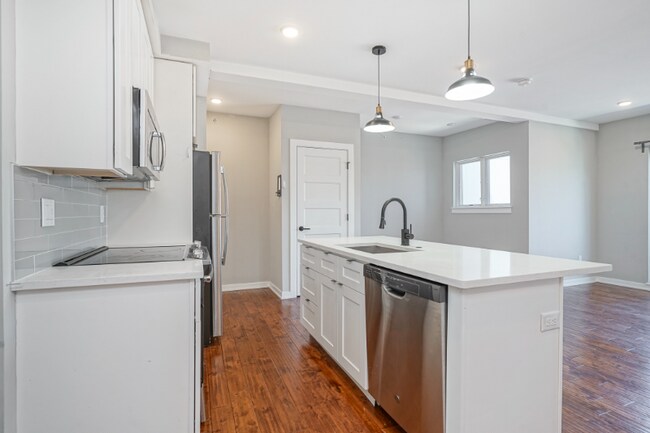 Building Photo - 1710 Cambridge St