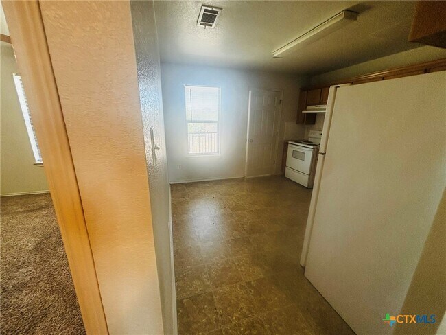 Building Photo - 503 Bermuda St