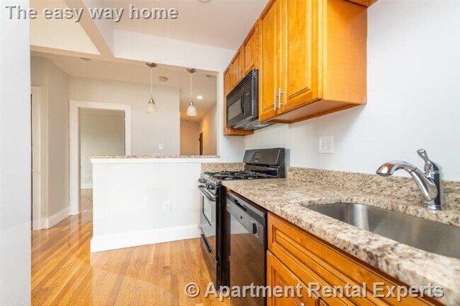 Building Photo - 136 Highland Ave