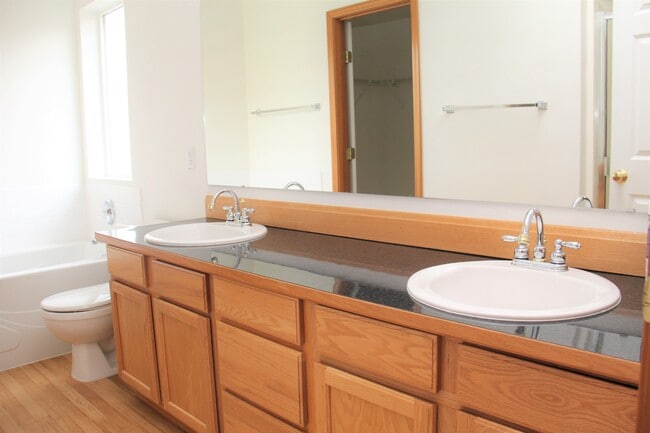 Building Photo - 4006 S 126th St