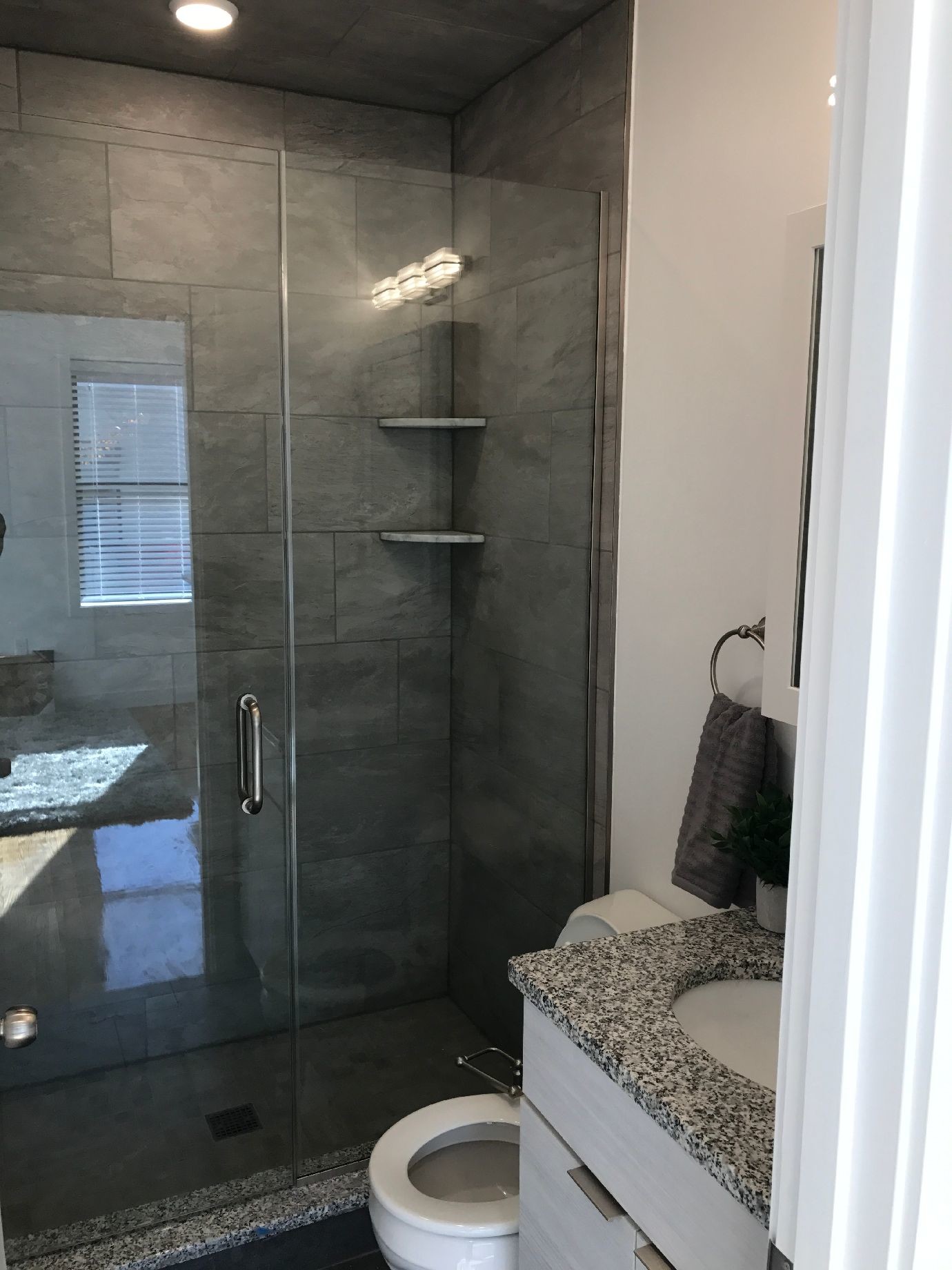 Building Photo - 21 5th St