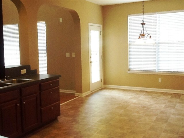 Building Photo - 3024 Saintsbury Cove Dr