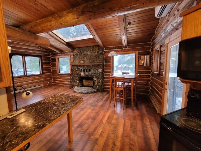 Building Photo - Log Cabin on Acreage, Mosquito Lk Rd