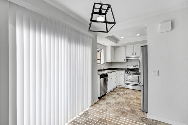 Building Photo - Coming Soon! 2 bedroom, 2.5 bath, 2 story condominium!