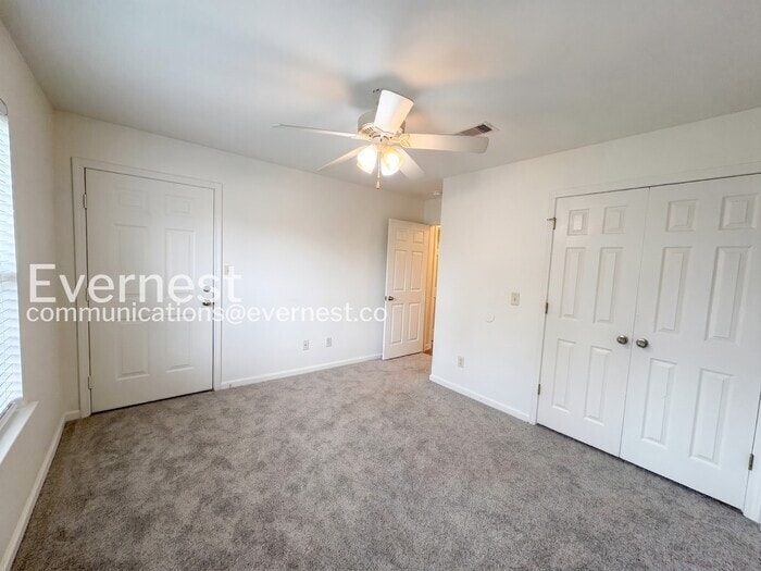 Building Photo - 10800 Frenchmen Loop