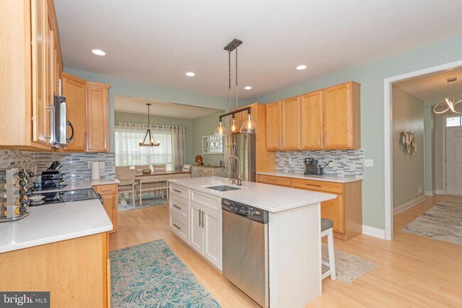 Building Photo - 18959 Gold Finch Cove